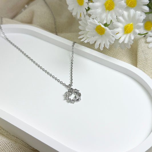 Charming Laurel Necklace